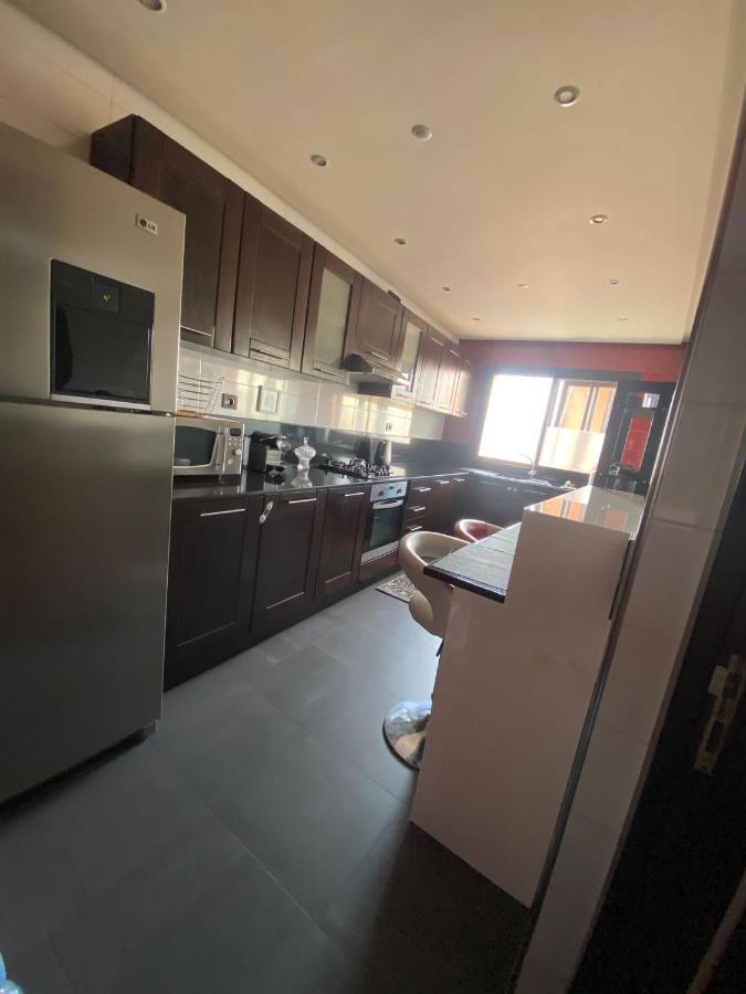 Stylish Gueliz Apartment With Beautiful Terrace Marrakesh Exteriör bild